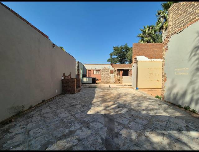 FARM FOR SALE IN DE WILDT